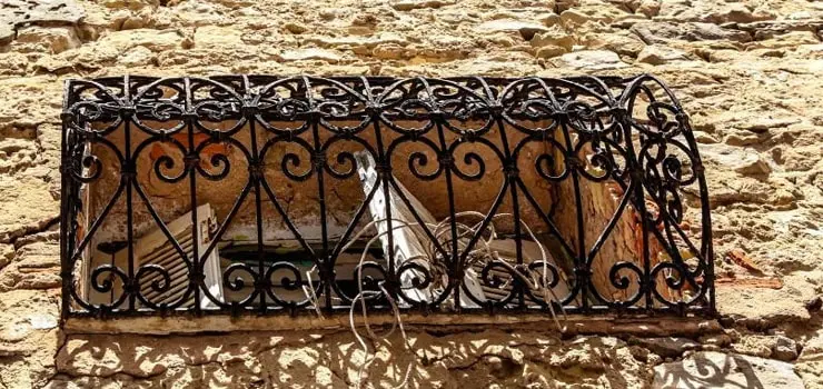 Protección para ventana de herrería con estilo colonial