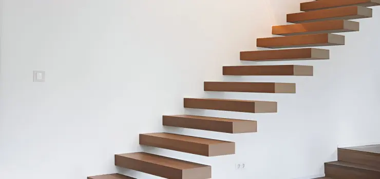 Escalera flotante con peldaños de madera