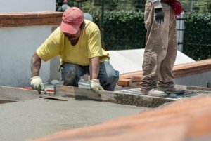 Día de la Santa Cruz 2024: Cómo Felicitar a un Albañil este 3 de mayo