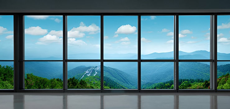 Ventanas con una vista amplia hacia el exterior - Arquitectura moderna