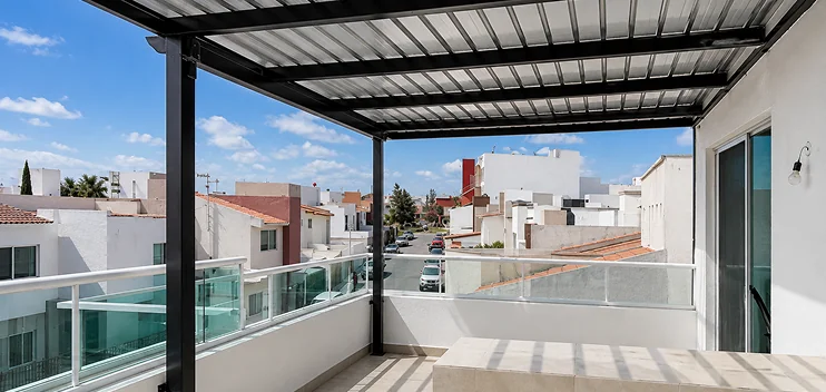 Estructura ligera de perfiles comerciales